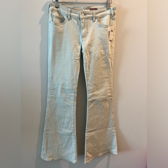 NWT - Pilcro Anthropologie Low Rise Flare Jeans - Size 26 - Picture 4 of 8